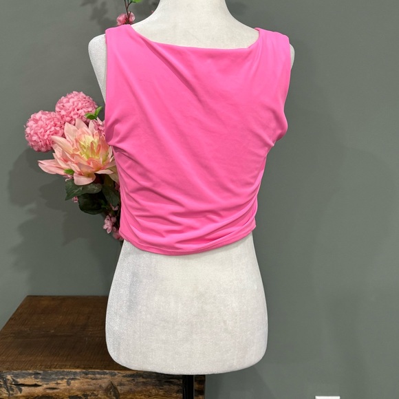 Yogalicious Cropped Top - Picture 4 of 9